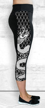 Load image into Gallery viewer, Capri Leggings
